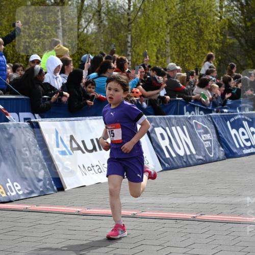 12.04.2026 - 45. Internationalen Wilhelmsburger Insellauf J. Mangold http://msf.ph/oto/9520199 12.04.2026 14:08:07 Ziel 15, 1508 meine-sportfotos.de