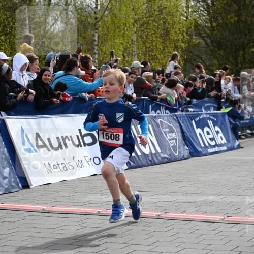 12.04.2026 - 45. Internationalen Wilhelmsburger Insellauf J. Mangold http://msf.ph/oto/9520214 12.04.2026 14:08:09 Ziel 15, 1508 meine-sportfotos.de