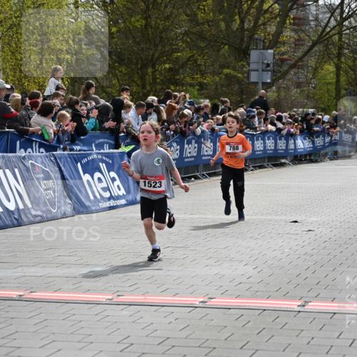 12.04.2026 - 45. Internationalen Wilhelmsburger Insellauf J. Mangold http://msf.ph/oto/9520221 12.04.2026 14:08:16 Ziel 1523, 788 meine-sportfotos.de