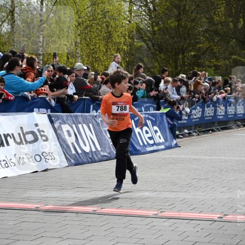 12.04.2026 - 45. Internationalen Wilhelmsburger Insellauf J. Mangold http://msf.ph/oto/9520236 12.04.2026 14:08:18 Ziel 1523, 788, 1510 meine-sportfotos.de