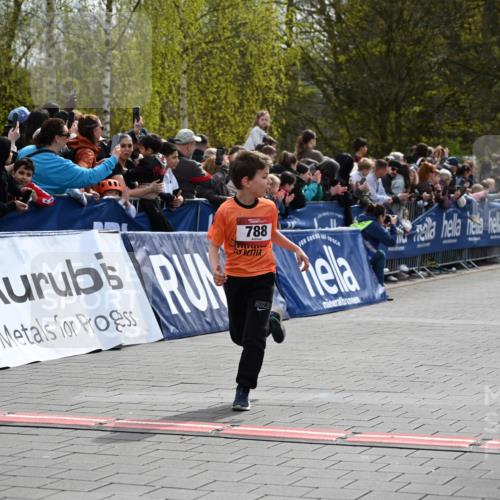 12.04.2026 - 45. Internationalen Wilhelmsburger Insellauf J. Mangold http://msf.ph/oto/9520237 12.04.2026 14:08:18 Ziel 1523, 788, 1510 meine-sportfotos.de