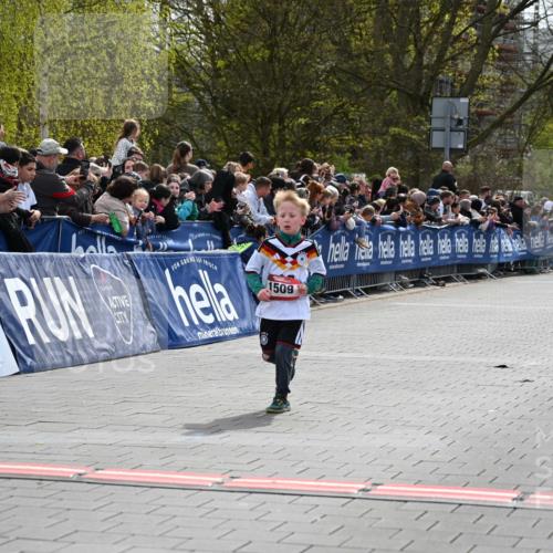 12.04.2026 - 45. Internationalen Wilhelmsburger Insellauf J. Mangold http://msf.ph/oto/9520266 12.04.2026 14:08:24 Ziel 1510, 1509 meine-sportfotos.de