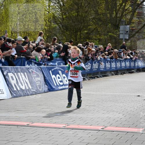12.04.2026 - 45. Internationalen Wilhelmsburger Insellauf J. Mangold http://msf.ph/oto/9520268 12.04.2026 14:08:24 Ziel 1510, 1509 meine-sportfotos.de