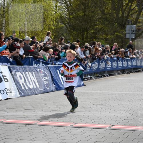 12.04.2026 - 45. Internationalen Wilhelmsburger Insellauf J. Mangold http://msf.ph/oto/9520271 12.04.2026 14:08:25 Ziel 1510, 1509 meine-sportfotos.de
