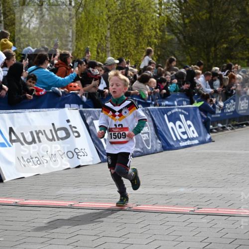 12.04.2026 - 45. Internationalen Wilhelmsburger Insellauf J. Mangold http://msf.ph/oto/9520278 12.04.2026 14:08:25 Ziel 1510, 1509 meine-sportfotos.de