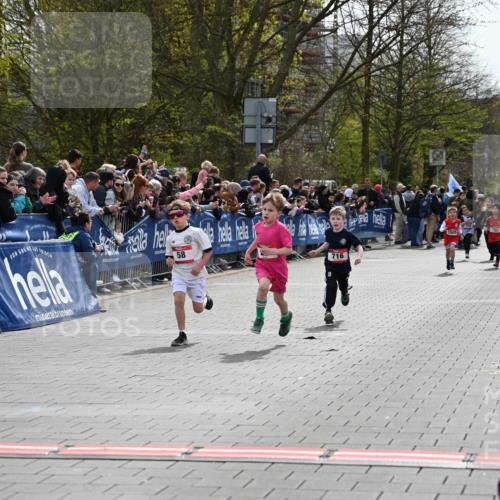 12.04.2026 - 45. Internationalen Wilhelmsburger Insellauf J. Mangold http://msf.ph/oto/9520285 12.04.2026 14:08:29 Ziel 1509, 58, 26, 716 meine-sportfotos.de