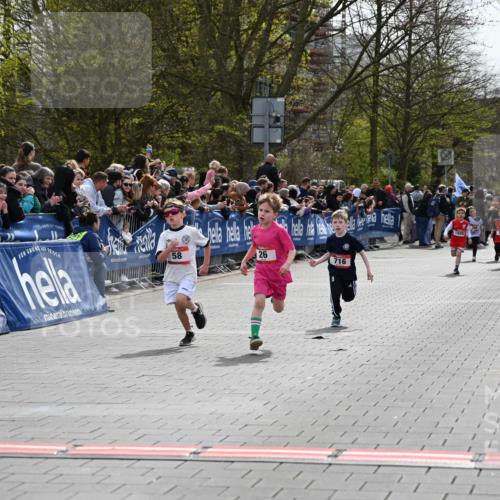12.04.2026 - 45. Internationalen Wilhelmsburger Insellauf J. Mangold http://msf.ph/oto/9520286 12.04.2026 14:08:29 Ziel 1509, 58, 26, 716 meine-sportfotos.de
