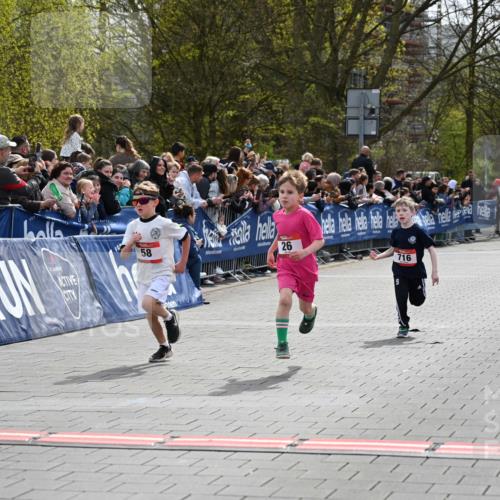 12.04.2026 - 45. Internationalen Wilhelmsburger Insellauf J. Mangold http://msf.ph/oto/9520293 12.04.2026 14:08:29 Ziel 1509, 58, 26, 716 meine-sportfotos.de