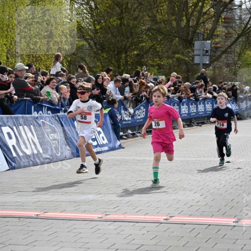 12.04.2026 - 45. Internationalen Wilhelmsburger Insellauf J. Mangold http://msf.ph/oto/9520294 12.04.2026 14:08:29 Ziel 1509, 58, 26, 716 meine-sportfotos.de