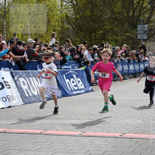 12.04.2026 - 45. Internationalen Wilhelmsburger Insellauf J. Mangold http://msf.ph/oto/9520297 12.04.2026 14:08:30 Ziel 58, 26, 716, 1505 meine-sportfotos.de