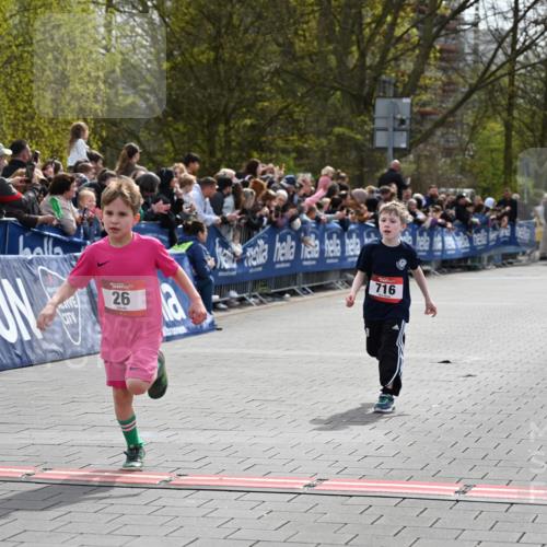 12.04.2026 - 45. Internationalen Wilhelmsburger Insellauf J. Mangold http://msf.ph/oto/9520299 12.04.2026 14:08:30 Ziel 58, 26, 716, 1505 meine-sportfotos.de