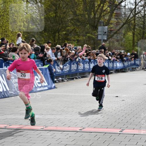 12.04.2026 - 45. Internationalen Wilhelmsburger Insellauf J. Mangold http://msf.ph/oto/9520300 12.04.2026 14:08:30 Ziel 58, 26, 716, 1505 meine-sportfotos.de
