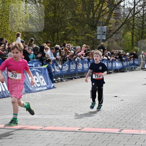 12.04.2026 - 45. Internationalen Wilhelmsburger Insellauf J. Mangold http://msf.ph/oto/9520301 12.04.2026 14:08:30 Ziel 58, 26, 716, 1505 meine-sportfotos.de