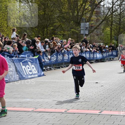 12.04.2026 - 45. Internationalen Wilhelmsburger Insellauf J. Mangold http://msf.ph/oto/9520303 12.04.2026 14:08:30 Ziel 58, 26, 716, 1505 meine-sportfotos.de