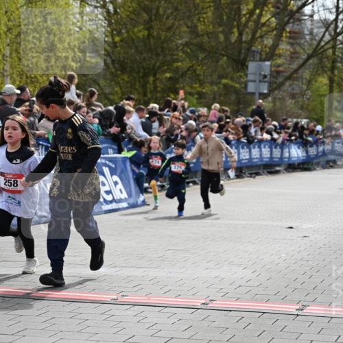 12.04.2026 - 45. Internationalen Wilhelmsburger Insellauf J. Mangold http://msf.ph/oto/9520335 12.04.2026 14:08:36 Ziel 1505, 782, 258, 175, 174, 653, 143 meine-sportfotos.de