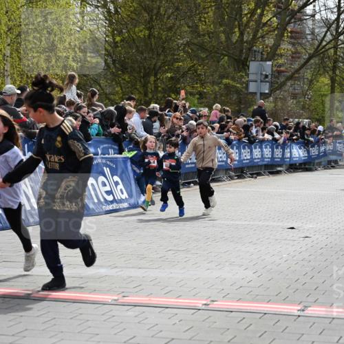 12.04.2026 - 45. Internationalen Wilhelmsburger Insellauf J. Mangold http://msf.ph/oto/9520336 12.04.2026 14:08:36 Ziel 1505, 782, 258, 175, 174, 653, 143 meine-sportfotos.de