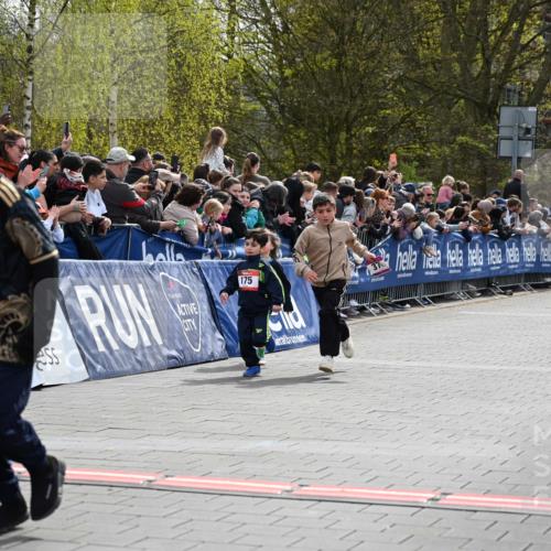 12.04.2026 - 45. Internationalen Wilhelmsburger Insellauf J. Mangold http://msf.ph/oto/9520344 12.04.2026 14:08:37 Ziel 1505, 782, 258, 175, 174, 653, 143 meine-sportfotos.de