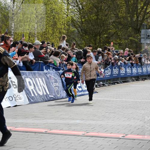 12.04.2026 - 45. Internationalen Wilhelmsburger Insellauf J. Mangold http://msf.ph/oto/9520345 12.04.2026 14:08:37 Ziel 1505, 782, 258, 175, 174, 653, 143 meine-sportfotos.de