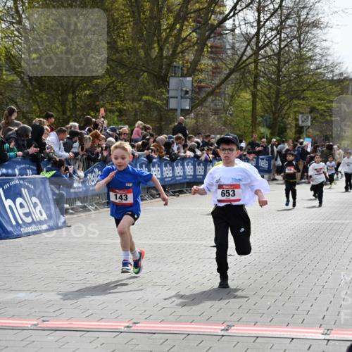 12.04.2026 - 45. Internationalen Wilhelmsburger Insellauf J. Mangold http://msf.ph/oto/9520355 12.04.2026 14:08:40 Ziel 782, 258, 175, 174, 653, 143, 1057, 232 meine-sportfotos.de