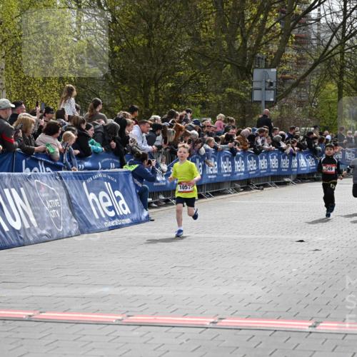 12.04.2026 - 45. Internationalen Wilhelmsburger Insellauf J. Mangold http://msf.ph/oto/9520370 12.04.2026 14:08:42 Ziel 175, 174, 653, 143, 1057, 232, 749, 967 meine-sportfotos.de