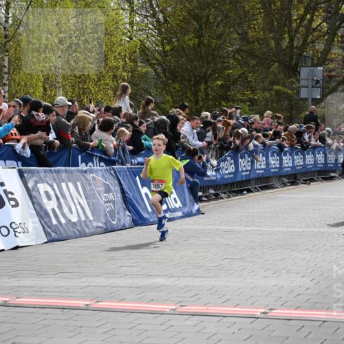 12.04.2026 - 45. Internationalen Wilhelmsburger Insellauf J. Mangold http://msf.ph/oto/9520378 12.04.2026 14:08:42 Ziel 175, 174, 653, 143, 1057, 232, 749, 967 meine-sportfotos.de
