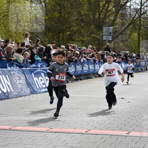 12.04.2026 - 45. Internationalen Wilhelmsburger Insellauf J. Mangold http://msf.ph/oto/9520392 12.04.2026 14:08:44 Ziel 653, 143, 1057, 232, 749, 967, 774 meine-sportfotos.de