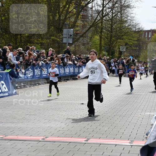12.04.2026 - 45. Internationalen Wilhelmsburger Insellauf J. Mangold http://msf.ph/oto/9520402 12.04.2026 14:08:46 Ziel 1057, 232, 749, 967, 774, 919 meine-sportfotos.de