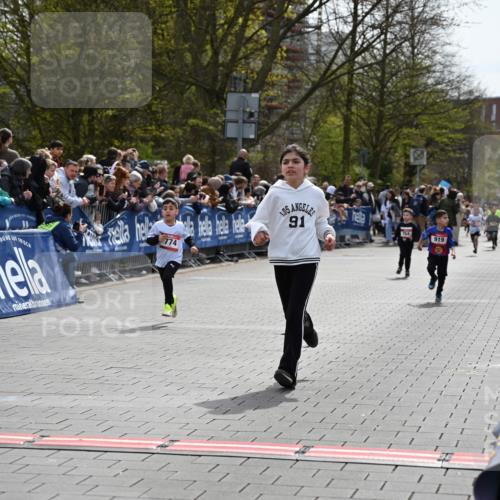 12.04.2026 - 45. Internationalen Wilhelmsburger Insellauf J. Mangold http://msf.ph/oto/9520405 12.04.2026 14:08:46 Ziel 1057, 232, 749, 967, 774, 919 meine-sportfotos.de