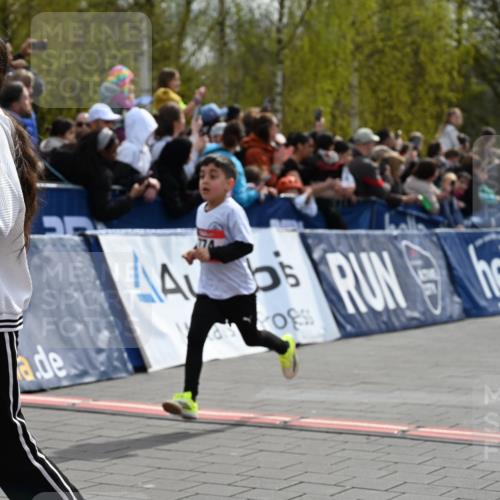 12.04.2026 - 45. Internationalen Wilhelmsburger Insellauf J. Mangold http://msf.ph/oto/9520415 12.04.2026 14:08:48 Ziel 232, 749, 967, 774, 919, 754 meine-sportfotos.de