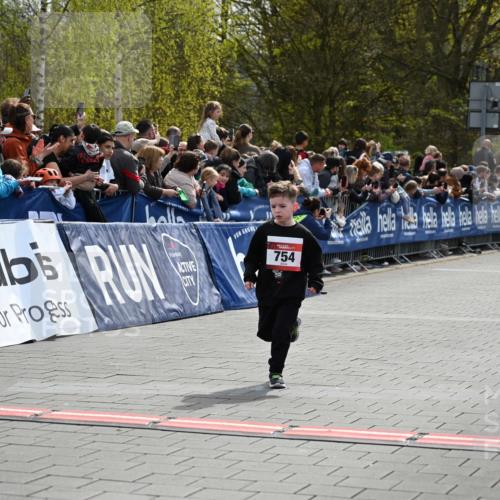 12.04.2026 - 45. Internationalen Wilhelmsburger Insellauf J. Mangold http://msf.ph/oto/9520438 12.04.2026 14:08:52 Ziel 774, 919, 754, 211, 711, 530 meine-sportfotos.de