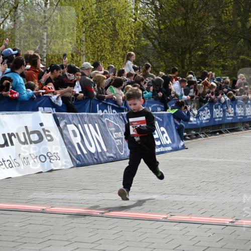 12.04.2026 - 45. Internationalen Wilhelmsburger Insellauf J. Mangold http://msf.ph/oto/9520441 12.04.2026 14:08:52 Ziel 774, 919, 754, 211, 711, 530 meine-sportfotos.de