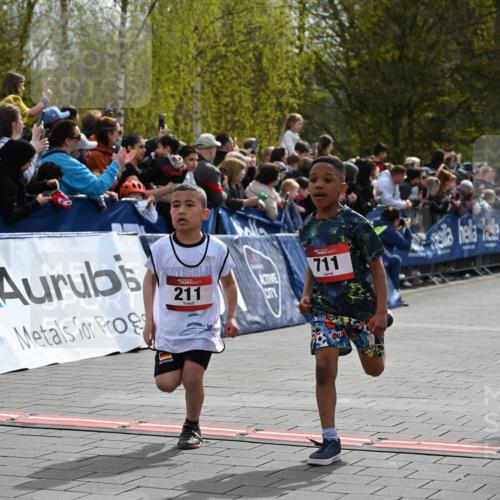 12.04.2026 - 45. Internationalen Wilhelmsburger Insellauf J. Mangold http://msf.ph/oto/9520453 12.04.2026 14:08:56 Ziel 754, 211, 711, 530, 91, 254, 1506, 266 meine-sportfotos.de