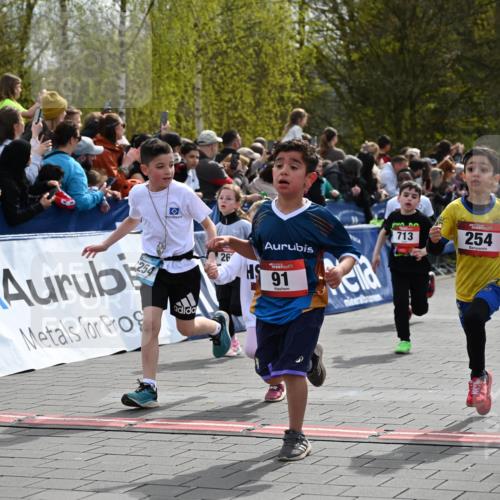 12.04.2026 - 45. Internationalen Wilhelmsburger Insellauf J. Mangold http://msf.ph/oto/9520456 12.04.2026 14:09:00 Ziel 211, 711, 530, 91, 254, 1506, 266, 713, 547, 762, 281, 928 meine-sportfotos.de