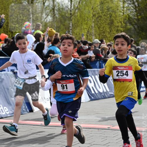 12.04.2026 - 45. Internationalen Wilhelmsburger Insellauf J. Mangold http://msf.ph/oto/9520463 12.04.2026 14:09:00 Ziel 211, 711, 530, 91, 254, 1506, 266, 713, 547, 762, 281, 928 meine-sportfotos.de