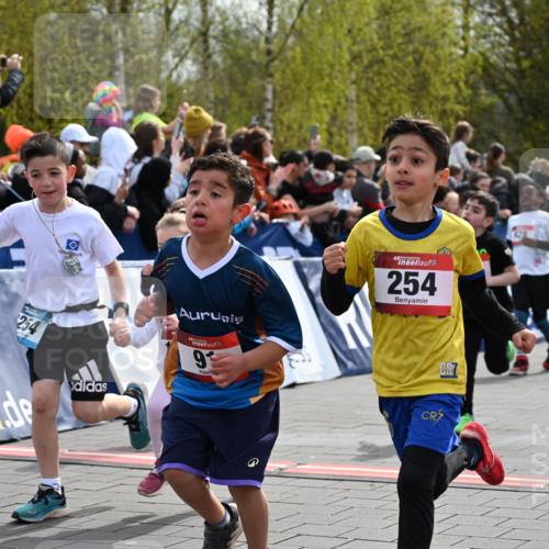 12.04.2026 - 45. Internationalen Wilhelmsburger Insellauf J. Mangold http://msf.ph/oto/9520464 12.04.2026 14:09:00 Ziel 211, 711, 530, 91, 254, 1506, 266, 713, 547, 762, 281, 928 meine-sportfotos.de