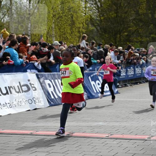 12.04.2026 - 45. Internationalen Wilhelmsburger Insellauf J. Mangold http://msf.ph/oto/9520474 12.04.2026 14:09:02 Ziel 91, 254, 1506, 266, 713, 547, 762, 281, 928, 953, 614, 235 meine-sportfotos.de