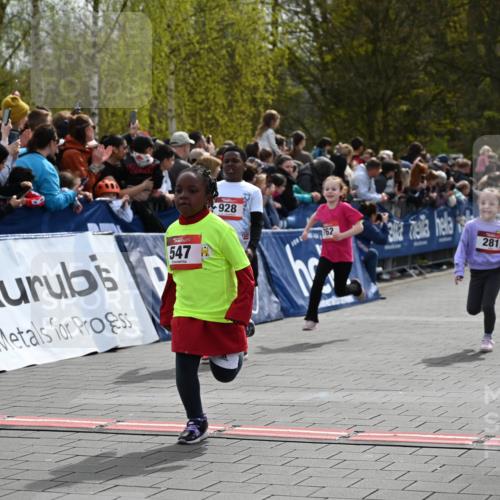 12.04.2026 - 45. Internationalen Wilhelmsburger Insellauf J. Mangold http://msf.ph/oto/9520475 12.04.2026 14:09:02 Ziel 91, 254, 1506, 266, 713, 547, 762, 281, 928, 953, 614, 235 meine-sportfotos.de
