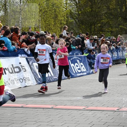 12.04.2026 - 45. Internationalen Wilhelmsburger Insellauf J. Mangold http://msf.ph/oto/9520478 12.04.2026 14:09:03 Ziel 91, 254, 1506, 266, 713, 547, 762, 281, 928, 953, 614, 235 meine-sportfotos.de