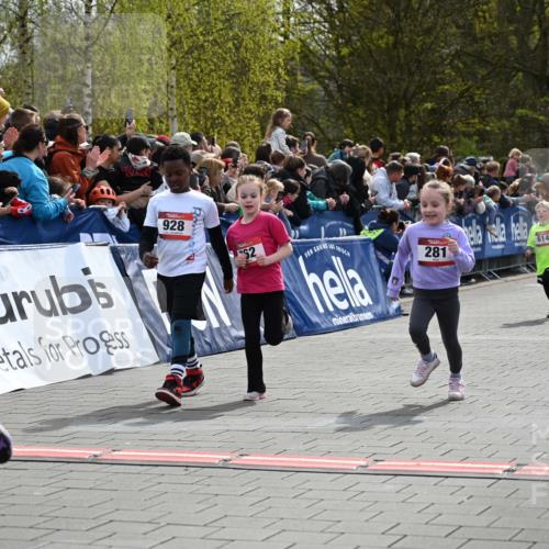 12.04.2026 - 45. Internationalen Wilhelmsburger Insellauf J. Mangold http://msf.ph/oto/9520479 12.04.2026 14:09:03 Ziel 91, 254, 1506, 266, 713, 547, 762, 281, 928, 953, 614, 235 meine-sportfotos.de