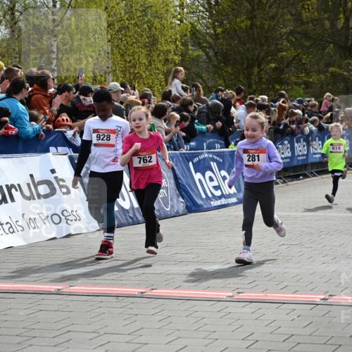 12.04.2026 - 45. Internationalen Wilhelmsburger Insellauf J. Mangold http://msf.ph/oto/9520481 12.04.2026 14:09:03 Ziel 91, 254, 1506, 266, 713, 547, 762, 281, 928, 953, 614, 235 meine-sportfotos.de