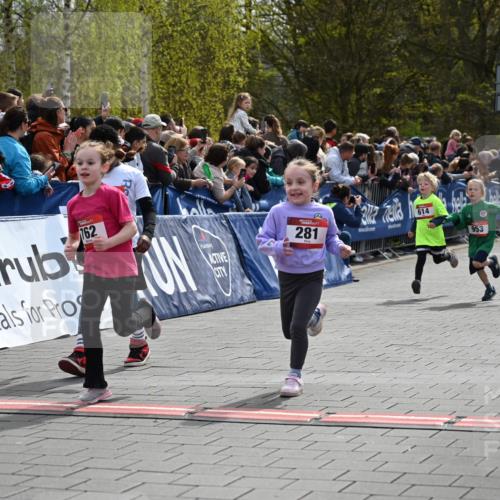12.04.2026 - 45. Internationalen Wilhelmsburger Insellauf J. Mangold http://msf.ph/oto/9520485 12.04.2026 14:09:03 Ziel 91, 254, 1506, 266, 713, 547, 762, 281, 928, 953, 614, 235 meine-sportfotos.de