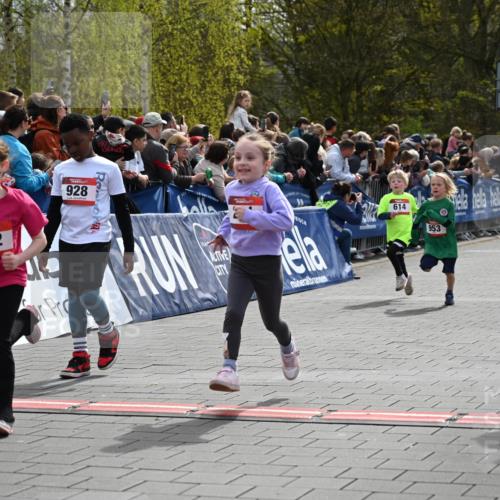 12.04.2026 - 45. Internationalen Wilhelmsburger Insellauf J. Mangold http://msf.ph/oto/9520488 12.04.2026 14:09:03 Ziel 91, 254, 1506, 266, 713, 547, 762, 281, 928, 953, 614, 235 meine-sportfotos.de