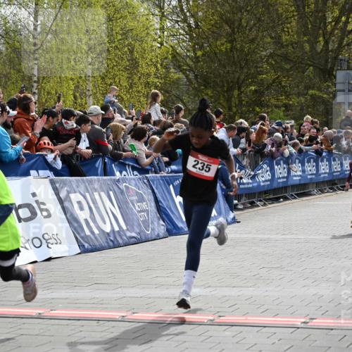 12.04.2026 - 45. Internationalen Wilhelmsburger Insellauf J. Mangold http://msf.ph/oto/9520492 12.04.2026 14:09:06 Ziel 762, 281, 928, 953, 614, 235, 50, 256 meine-sportfotos.de