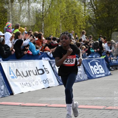12.04.2026 - 45. Internationalen Wilhelmsburger Insellauf J. Mangold http://msf.ph/oto/9520500 12.04.2026 14:09:07 Ziel 762, 281, 928, 953, 614, 235, 50, 256, 214, 939, 274 meine-sportfotos.de