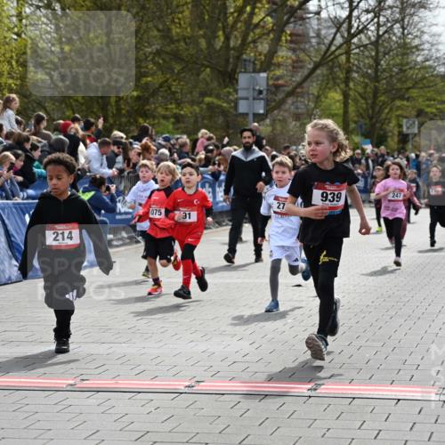12.04.2026 - 45. Internationalen Wilhelmsburger Insellauf J. Mangold http://msf.ph/oto/9520525 12.04.2026 14:09:11 Ziel 50, 256, 214, 939, 274, 191, 1075, 52, 247, 453, 273, 955 meine-sportfotos.de