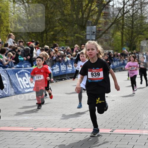 12.04.2026 - 45. Internationalen Wilhelmsburger Insellauf J. Mangold http://msf.ph/oto/9520531 12.04.2026 14:09:11 Ziel 50, 256, 214, 939, 274, 191, 1075, 52, 247, 453, 273, 955 meine-sportfotos.de