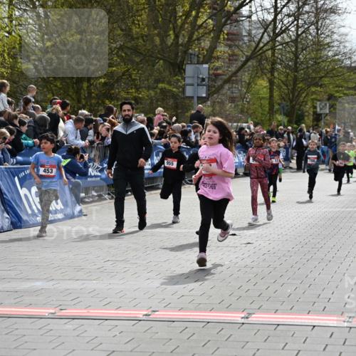 12.04.2026 - 45. Internationalen Wilhelmsburger Insellauf J. Mangold http://msf.ph/oto/9520535 12.04.2026 14:09:13 Ziel 50, 256, 214, 939, 274, 191, 1075, 52, 247, 453, 273, 955, 786 meine-sportfotos.de