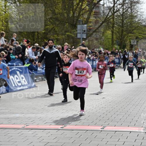 12.04.2026 - 45. Internationalen Wilhelmsburger Insellauf J. Mangold http://msf.ph/oto/9520540 12.04.2026 14:09:13 Ziel 50, 256, 214, 939, 274, 191, 1075, 52, 247, 453, 273, 955, 786 meine-sportfotos.de
