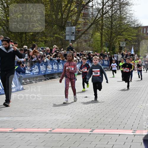 12.04.2026 - 45. Internationalen Wilhelmsburger Insellauf J. Mangold http://msf.ph/oto/9520550 12.04.2026 14:09:15 Ziel 214, 939, 274, 191, 1075, 52, 247, 453, 273, 955, 786, 947, 180, 12 meine-sportfotos.de