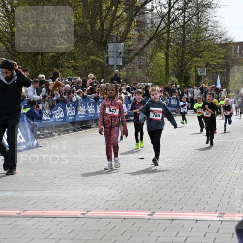 12.04.2026 - 45. Internationalen Wilhelmsburger Insellauf J. Mangold http://msf.ph/oto/9520552 12.04.2026 14:09:15 Ziel 214, 939, 274, 191, 1075, 52, 247, 453, 273, 955, 786, 947, 180, 12 meine-sportfotos.de